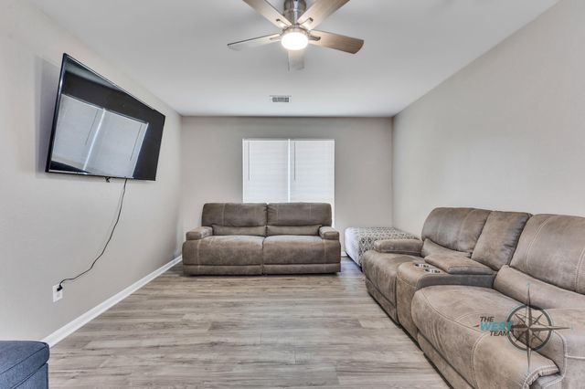 8825 E Buffalo Circle, Willis, TX 77378