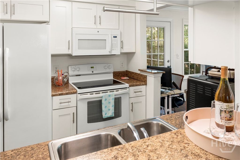 Image 12 of property listing at 12300 Apache Avenue 506, Savannah, GA 31419