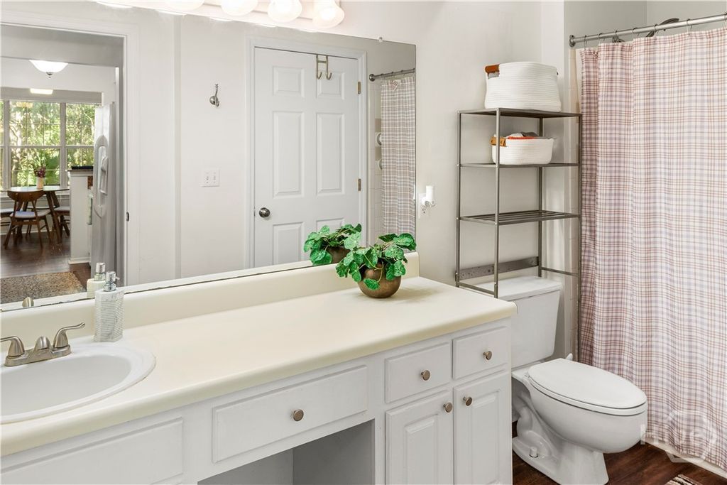 Image 15 of property listing at 12300 Apache Avenue 506, Savannah, GA 31419
