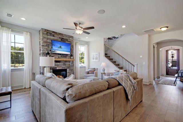 228 Creek Pointe Drive, Moncks Corner, SC 29461