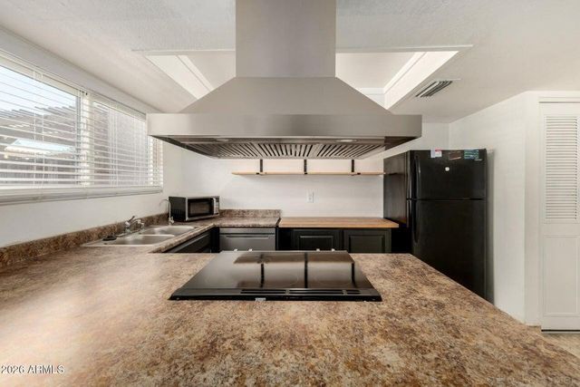 3109 W Harmont Drive, Phoenix, AZ 85051