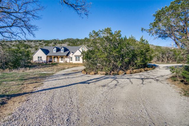 112 Wooded Acres Drive, Mineral Wells, TX 76067