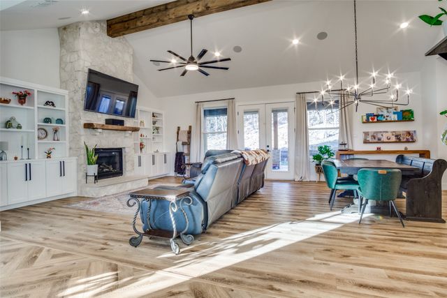 112 Wooded Acres Drive, Mineral Wells, TX 76067