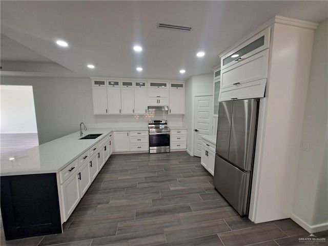 708 E 3rd Avenue, Elsa, TX 78543