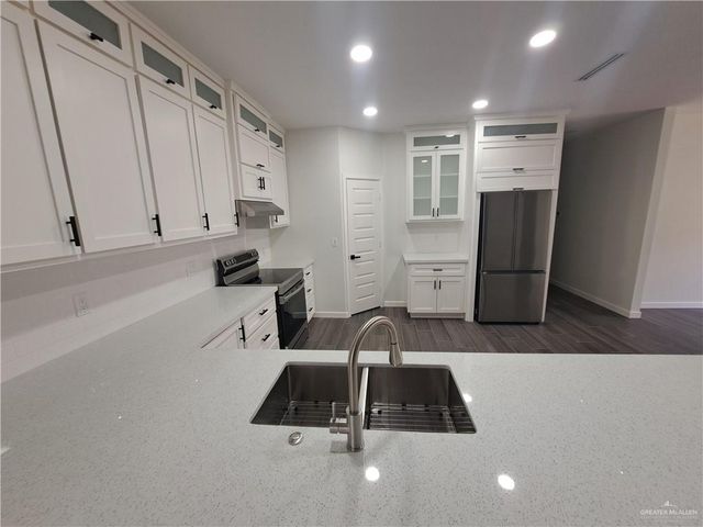 708 E 3rd Avenue, Elsa, TX 78543