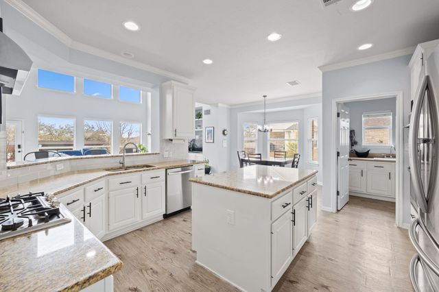 136 Eaton LN, Austin, TX 78737