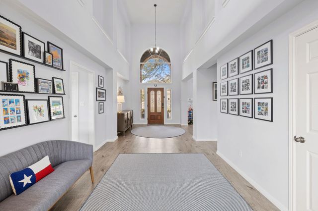 136 Eaton LN, Austin, TX 78737