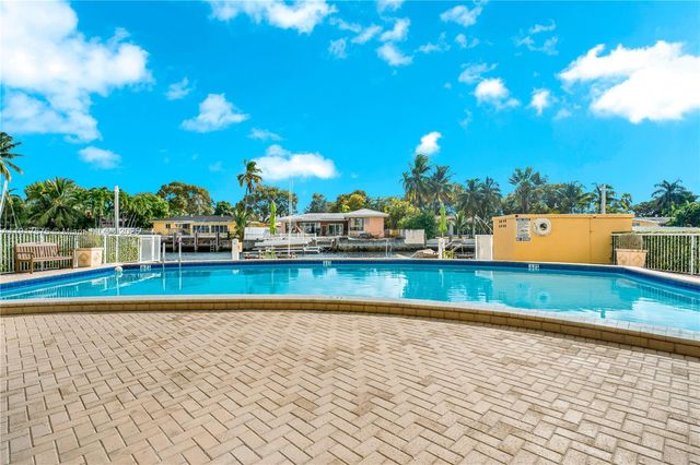 2020 NE 135th St 805, North Miami, FL 33181