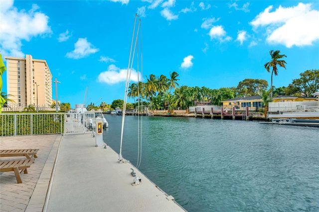 2020 NE 135th St 805, North Miami, FL 33181