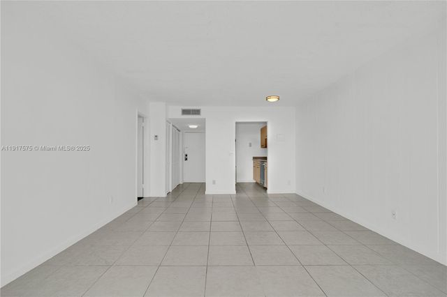 2020 NE 135th St 805, North Miami, FL 33181