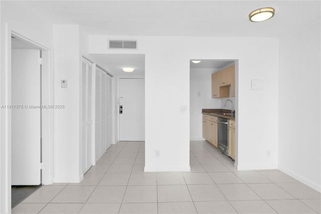 2020 NE 135th St 805, North Miami, FL 33181