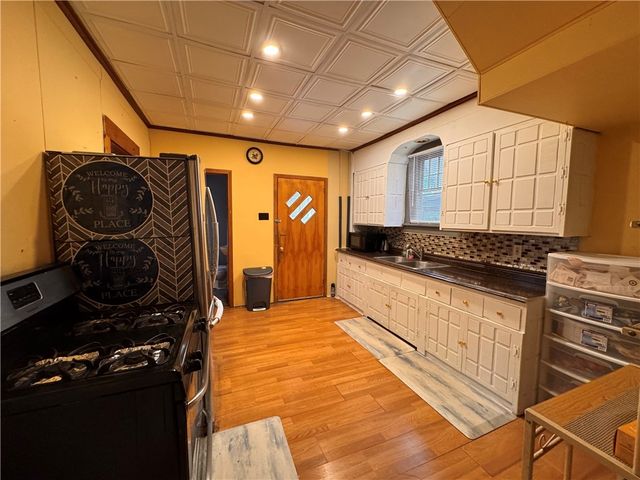 74 Rockland Avenue, Bradford City, PA 16701