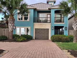 1797 Bay Shore Dr, Rockport, TX 78382