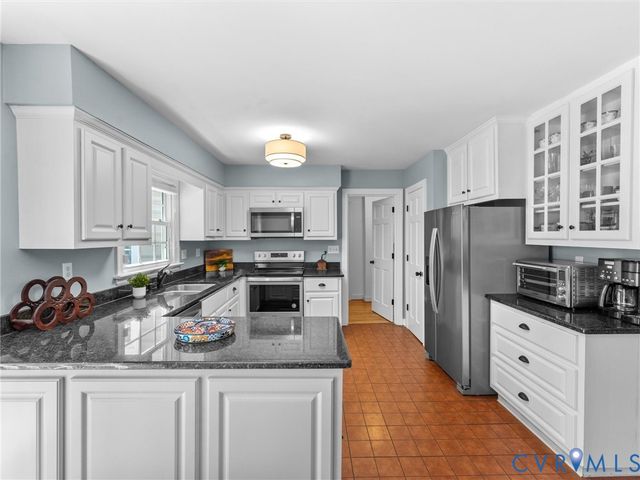 10307 Windbluff Dr, Henrico, VA 23238
