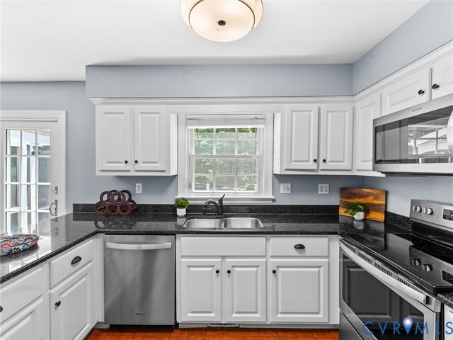 10307 Windbluff Dr, Henrico, VA 23238