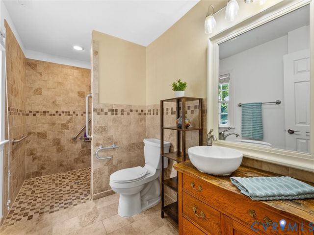 10307 Windbluff Dr, Henrico, VA 23238