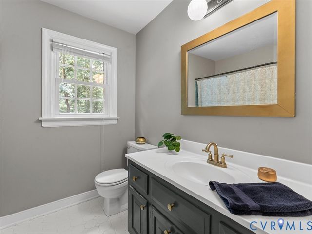 10307 Windbluff Dr, Henrico, VA 23238