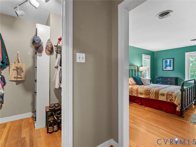 10307 Windbluff Dr, Henrico, VA 23238