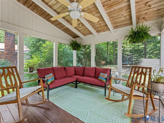 10307 Windbluff Dr, Henrico, VA 23238