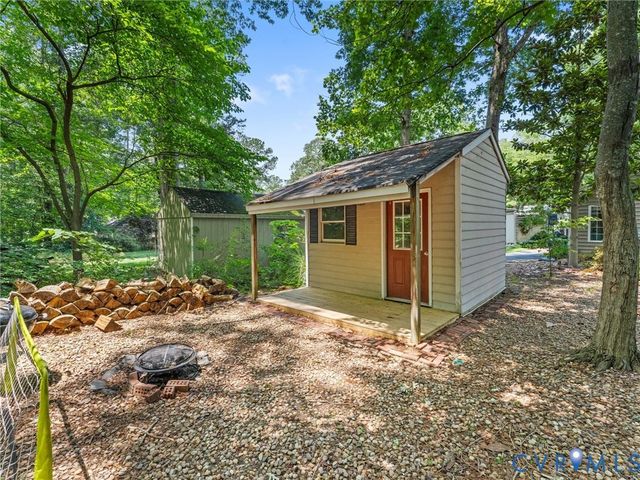 10307 Windbluff Dr, Henrico, VA 23238