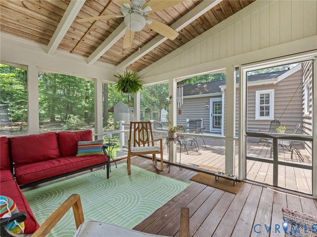 10307 Windbluff Dr, Henrico, VA 23238