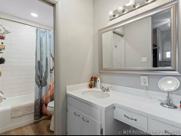 1500 Harris, Bartlesville, OK 74006