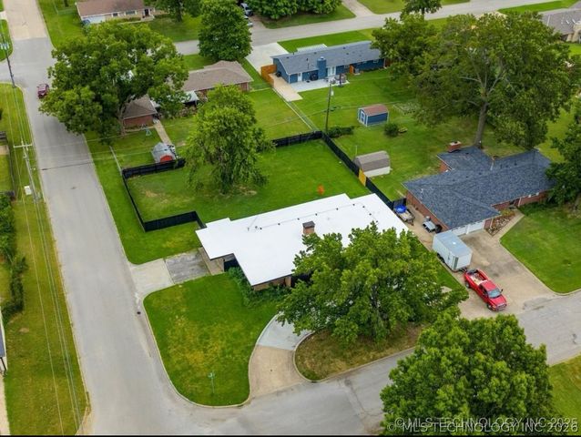 1500 Harris, Bartlesville, OK 74006