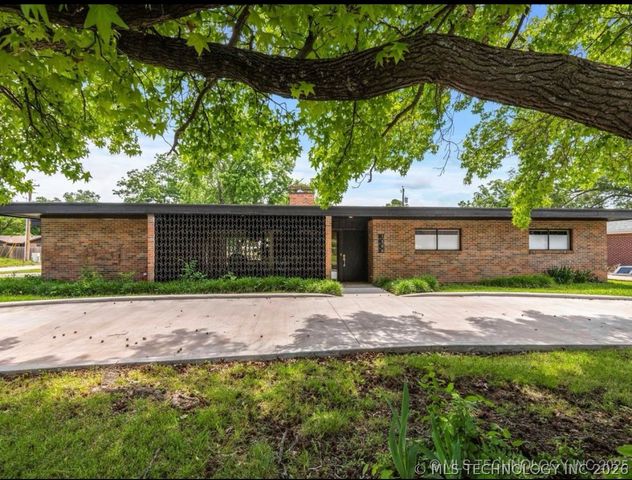 1500 Harris, Bartlesville, OK 74006