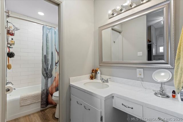 1500 Harris, Bartlesville, OK 74006