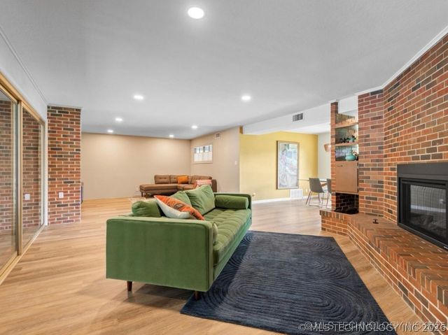 1500 Harris, Bartlesville, OK 74006