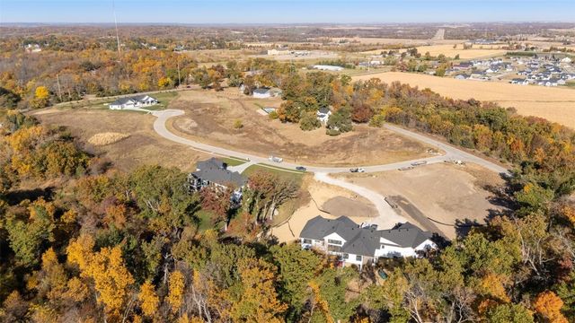 1915 Kaylin Court, Robins, IA 52328