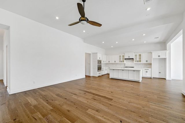 2124 Bel Paese BND, Leander, TX 78641
