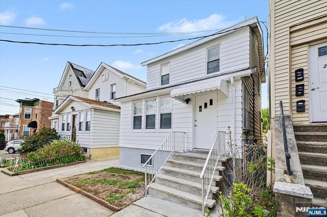 222 Riverview Place, Cliffside Park, NJ 07010