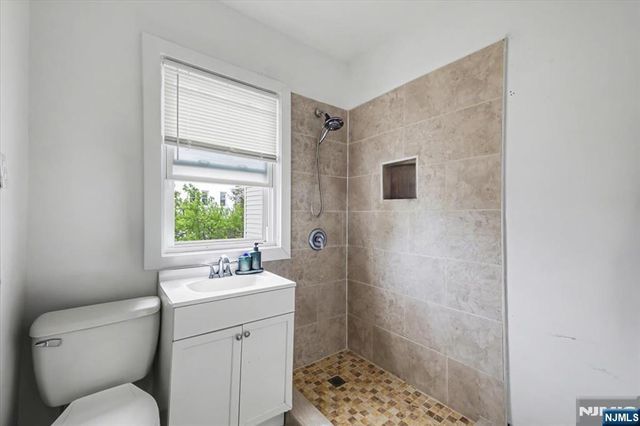 222 Riverview Place, Cliffside Park, NJ 07010