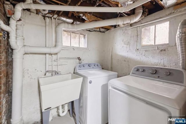 222 Riverview Place, Cliffside Park, NJ 07010