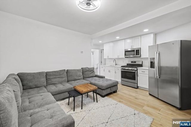 222 Riverview Place, Cliffside Park, NJ 07010