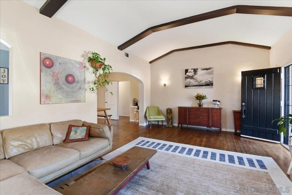 Image 4 of property listing at 3510 Alabama St, San Diego, CA 92104