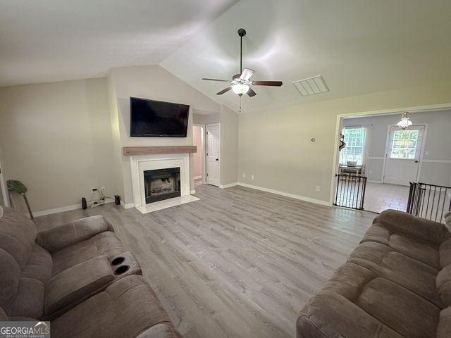 653 Al Roberts Road, Senoia, GA 30276