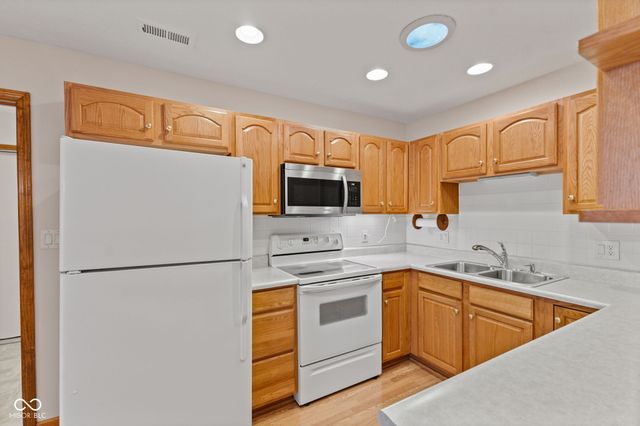 1621 Vidalia Court, Greenwood, IN 46143