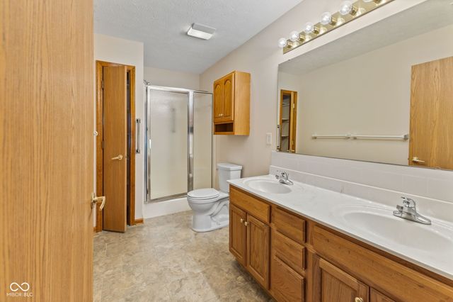 1621 Vidalia Court, Greenwood, IN 46143