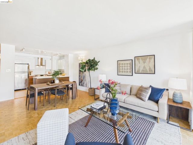 320 Lee St 303, Oakland, CA 94610