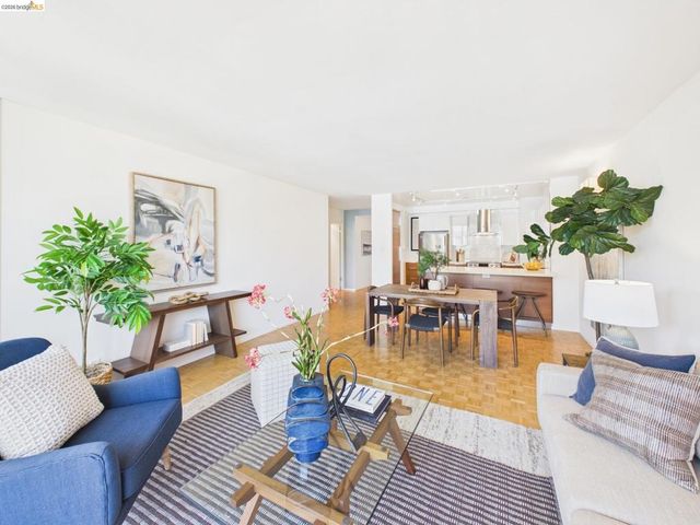 320 Lee St 303, Oakland, CA 94610