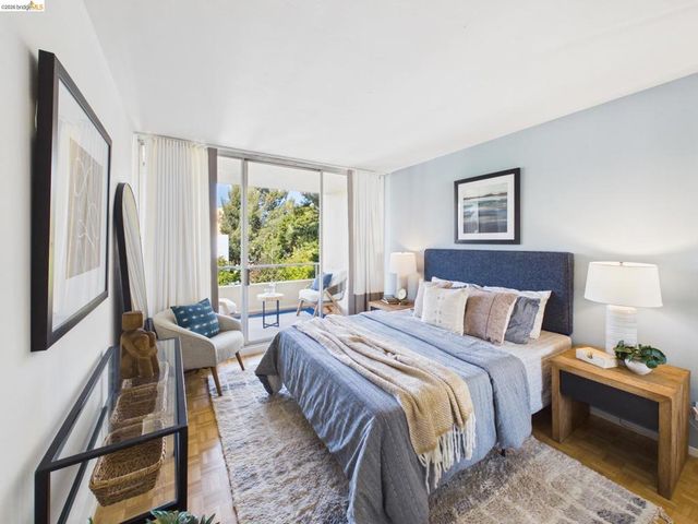 320 Lee St 303, Oakland, CA 94610