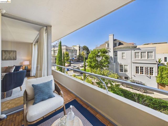 320 Lee St 303, Oakland, CA 94610