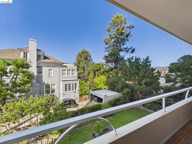 320 Lee St 303, Oakland, CA 94610