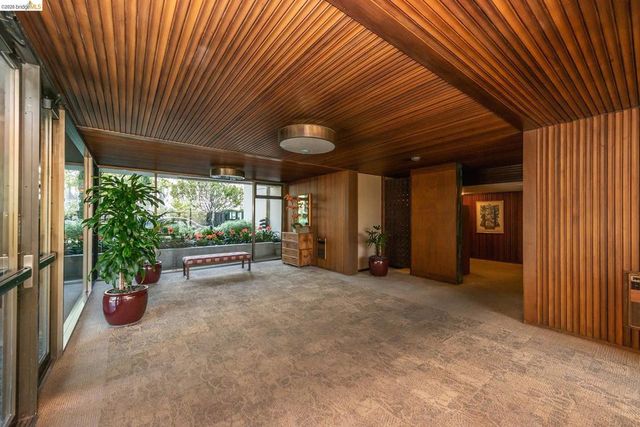 320 Lee St 303, Oakland, CA 94610
