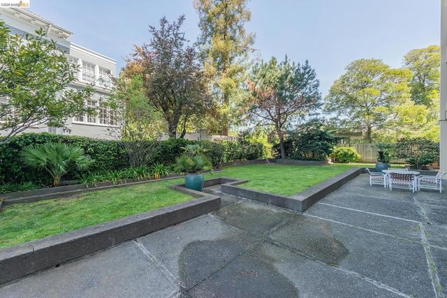 320 Lee St 303, Oakland, CA 94610