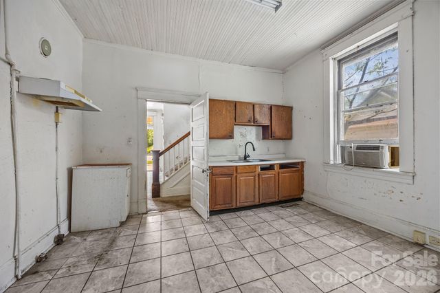 808 N Main Street N, Salisbury, NC 28144