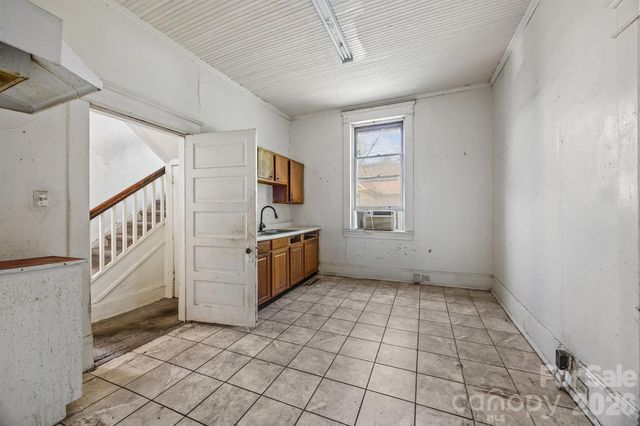 808 N Main Street N, Salisbury, NC 28144