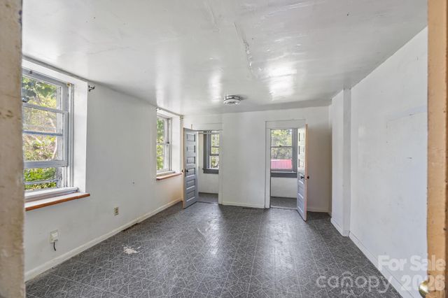 808 N Main Street N, Salisbury, NC 28144